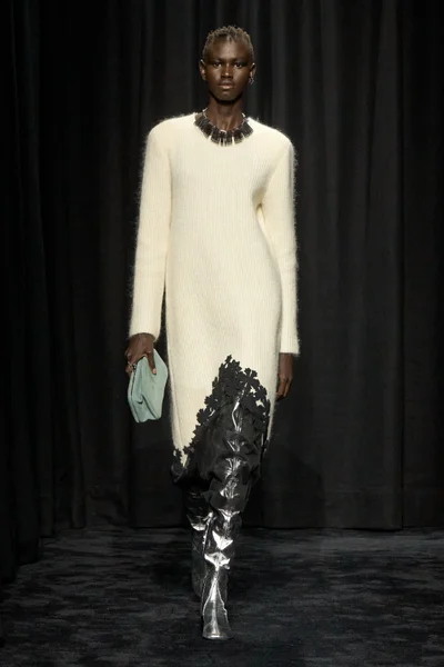 Look 48